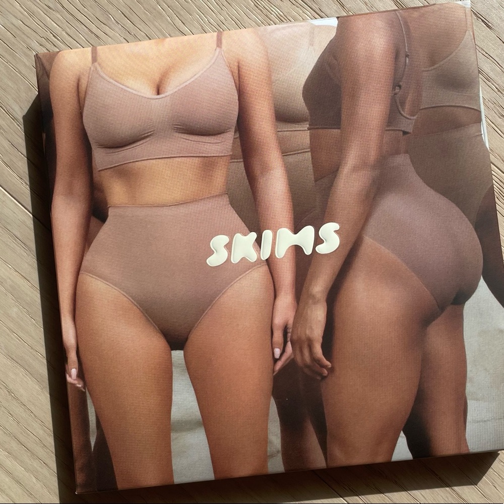 NEW! SKIMS SCULPTING THONG SHAPEWEAR HIGH WAIST in SIENNA